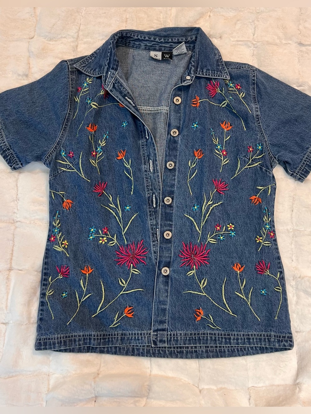 Vintage Embroidered Denim Button-Front Shirt with Floral Detail